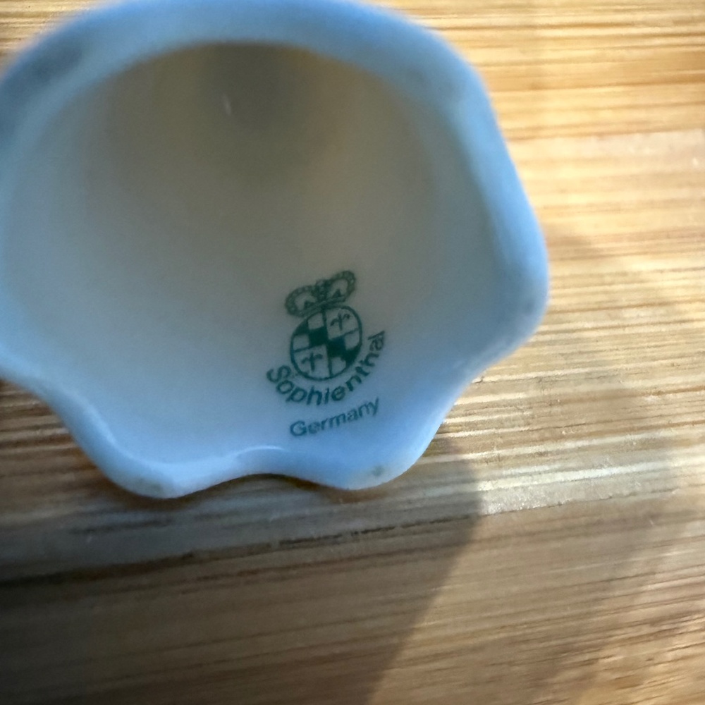 15 exquisite vintage thimbles